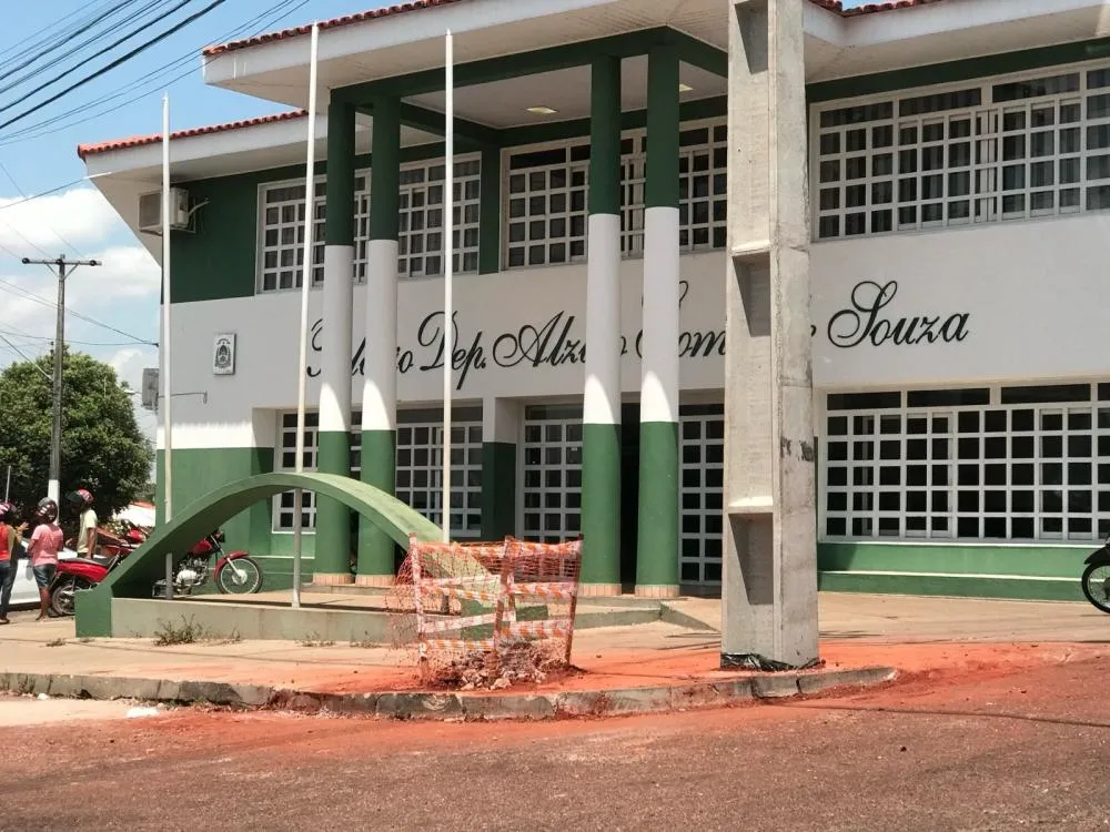 Justiça determina regularização de servidores e impõe prazos à Prefeitura de Tocantinópolis