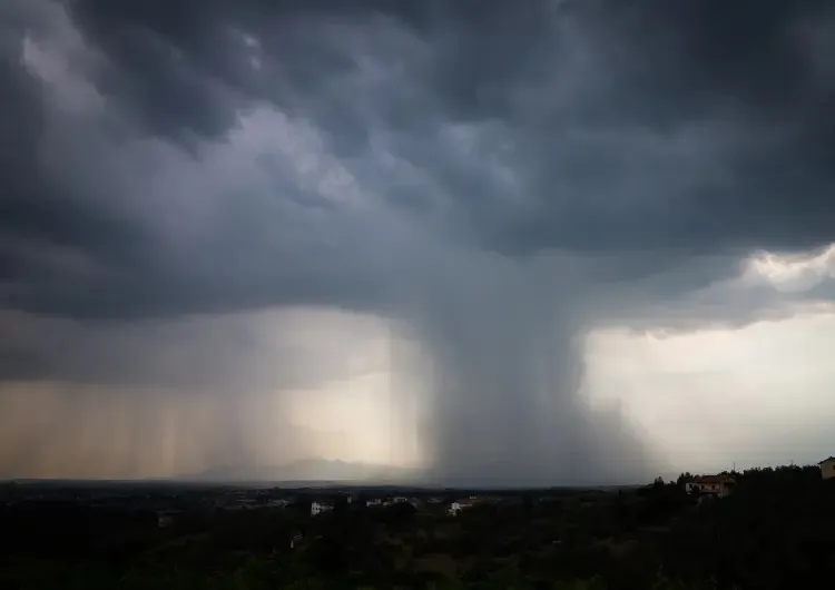Chuvas se intensificam no litoral do Nordeste e em áreas da Região Norte ao longo do dia