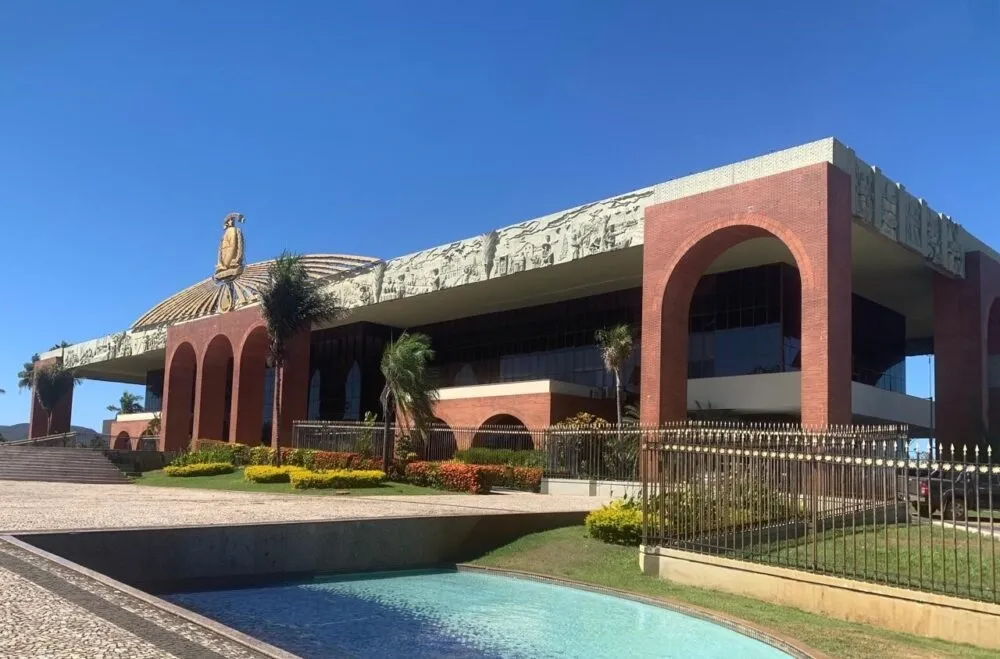 Cenário político no Tocantins se torna mais competitivo com avanço de concorrentes e fragilidade na articulação de grupo líder